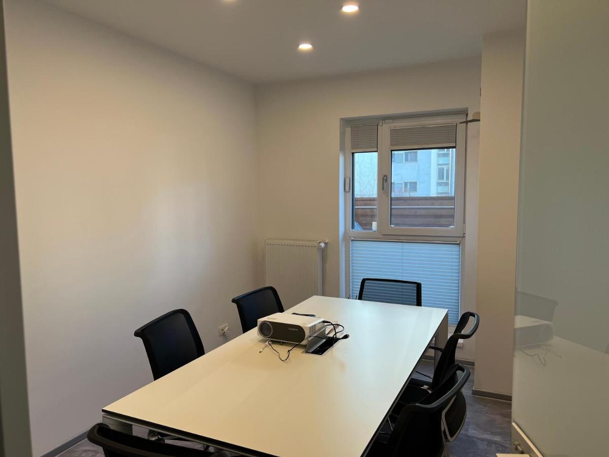 Fancy Penthouse Studio With Lakeview W10 Bukarest Eksteriør billede