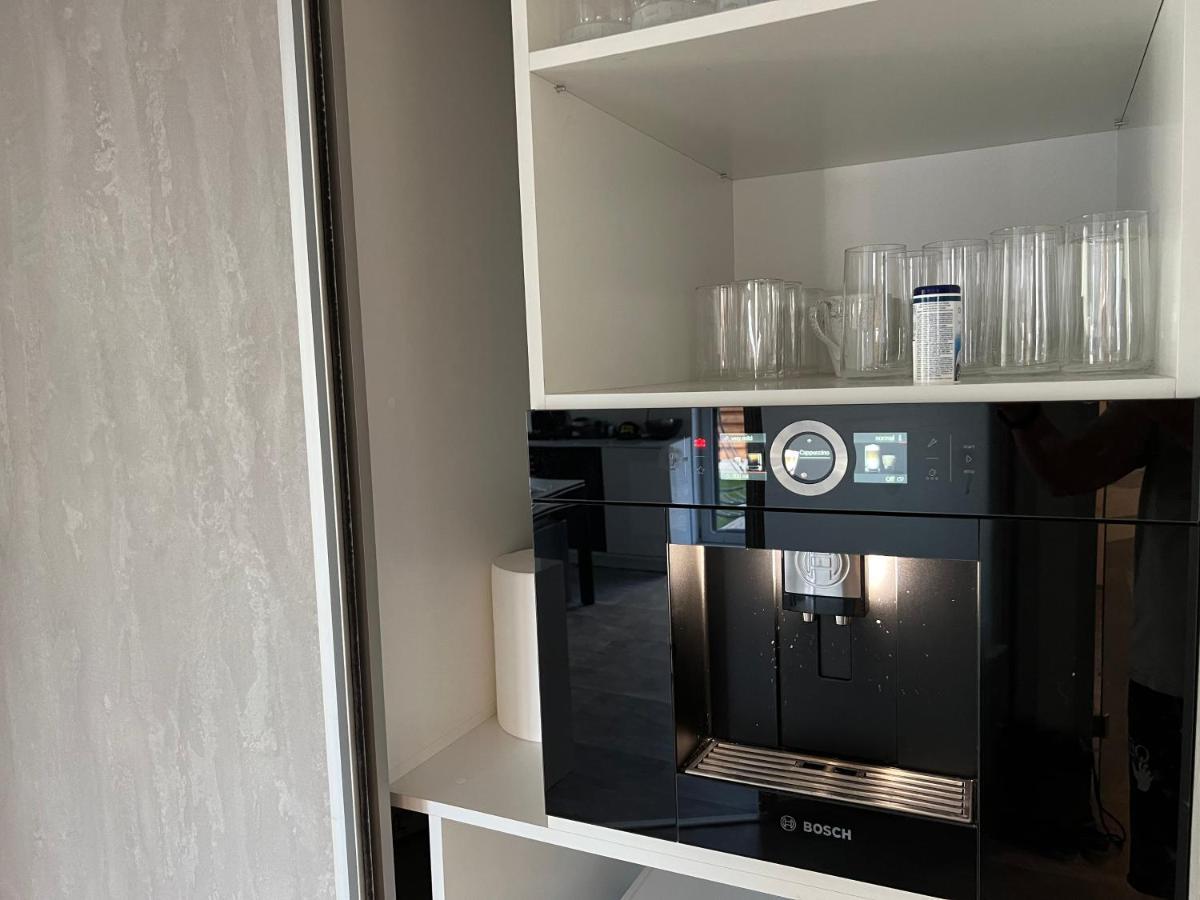 Fancy Penthouse Studio With Lakeview W10 Bukarest Eksteriør billede