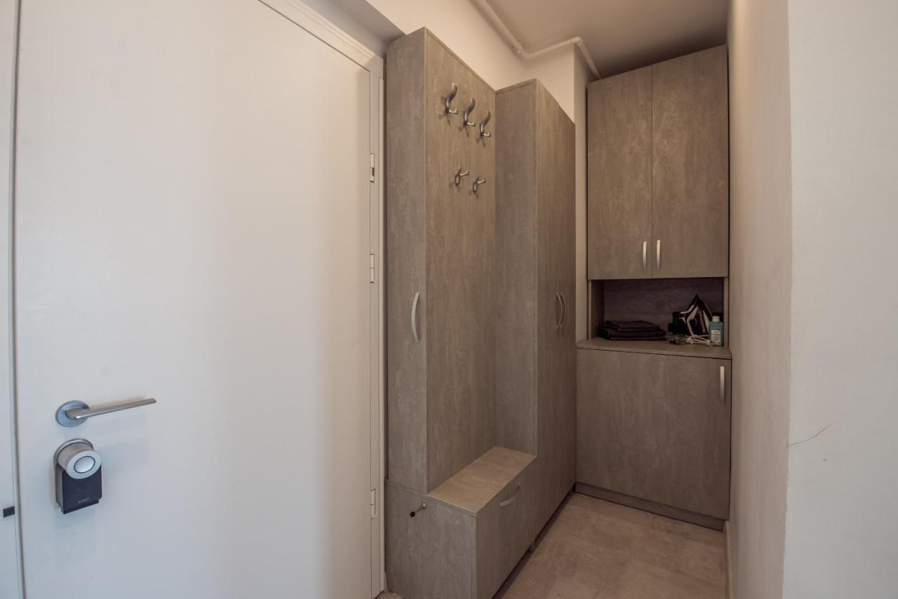 Fancy Penthouse Studio With Lakeview W10 Bukarest Eksteriør billede